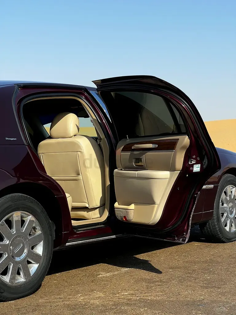 Lincoln Town Car 4.6 AT (242 hp) - 13