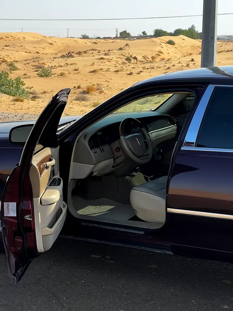 Lincoln Town Car 4.6 AT (242 hp) - 14