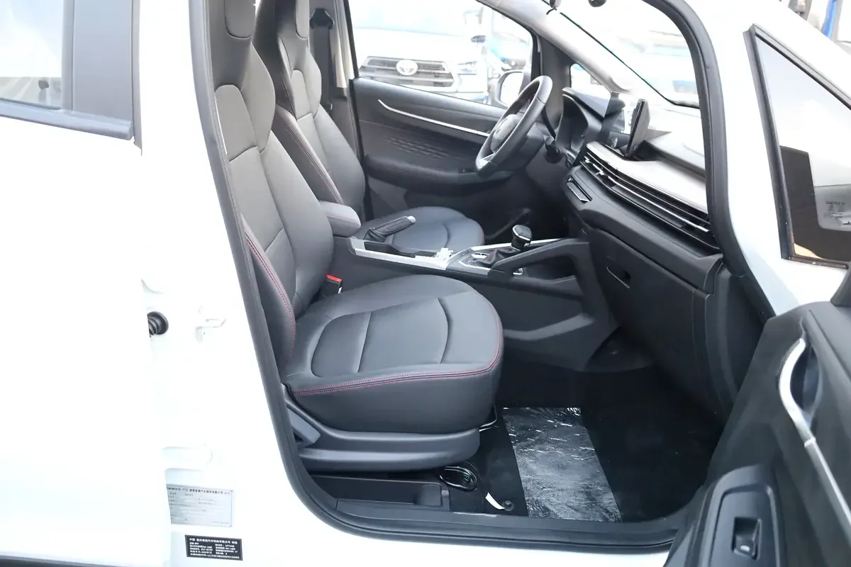 Livan X3 Pro 1.5 CVT (113 حصان) - 6