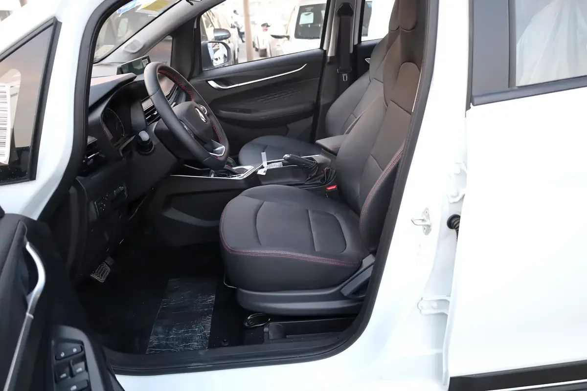 Livan X3 Pro 1.5 CVT (113 حصان) - 5