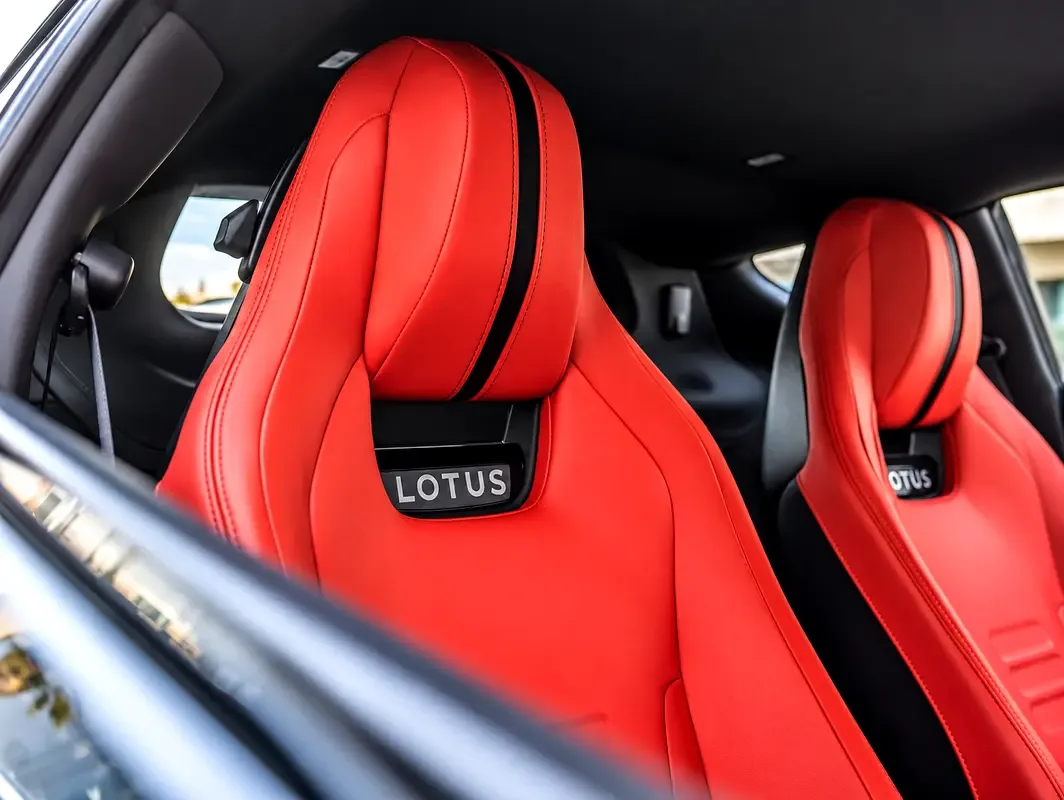 Lotus Emira 2.0 AMT (365 hp) - 14