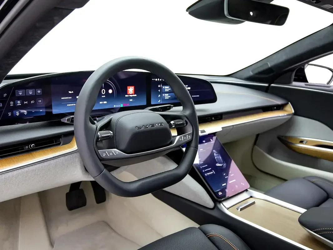 Lucid Air AT (480 حصان) - 8