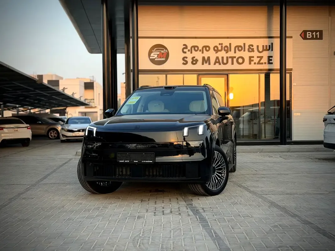 Lynk & Co 900 1.5 AT AWD (721 hp)
