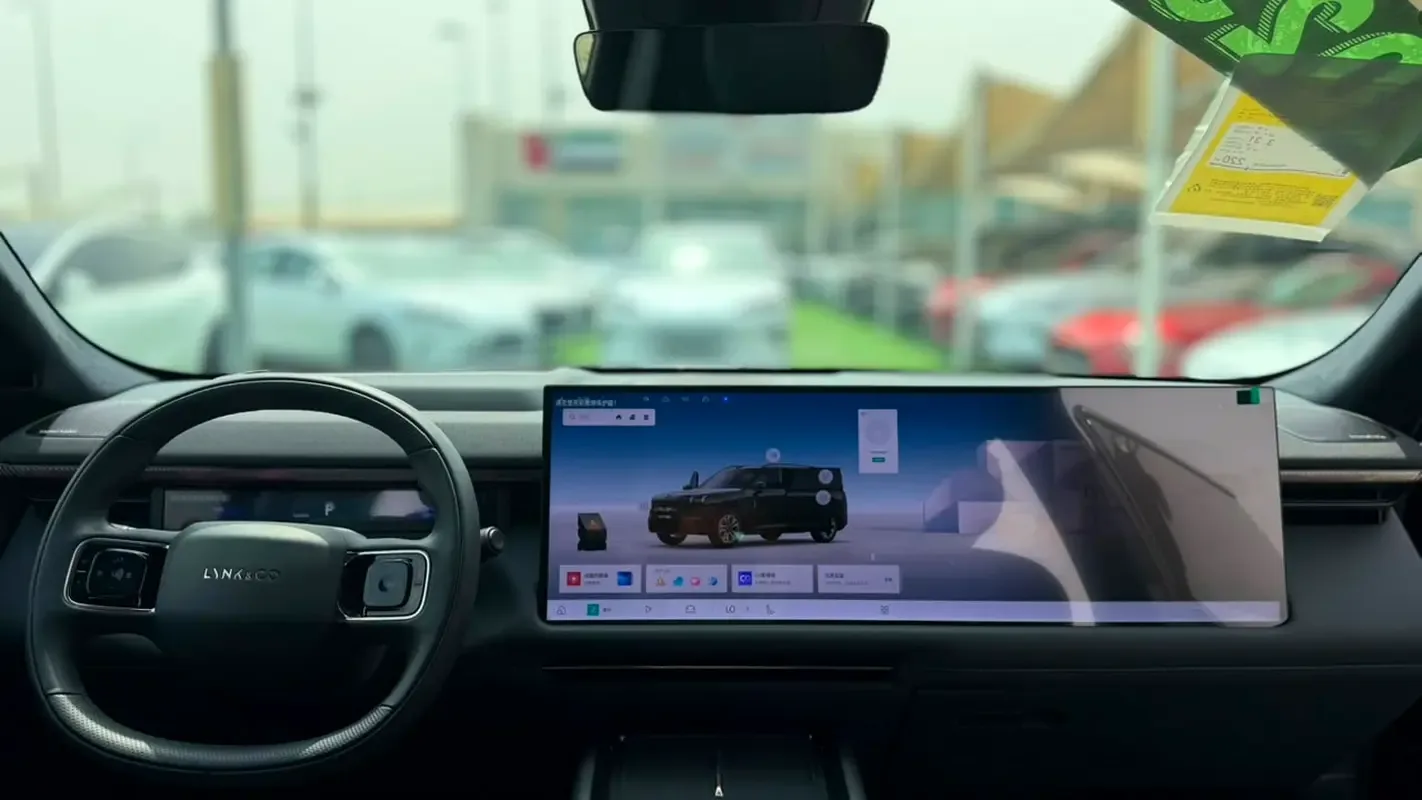 Lynk & Co 900 2.0 AT AWD (734 حصان) - 8