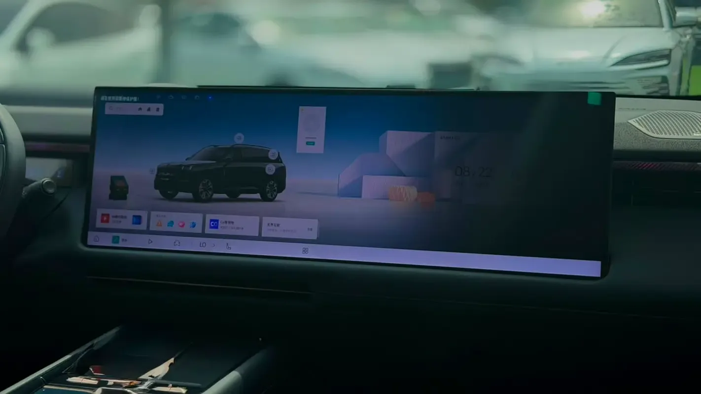 Lynk & Co 900 2.0 AT AWD (734 حصان) - 13