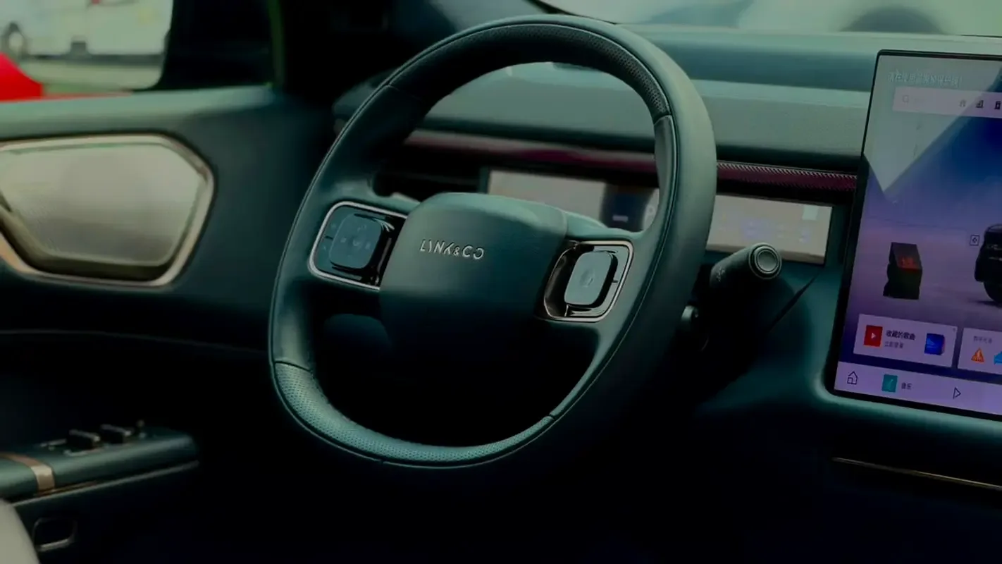 Lynk & Co 900 2.0 AT AWD (734 حصان) - 12