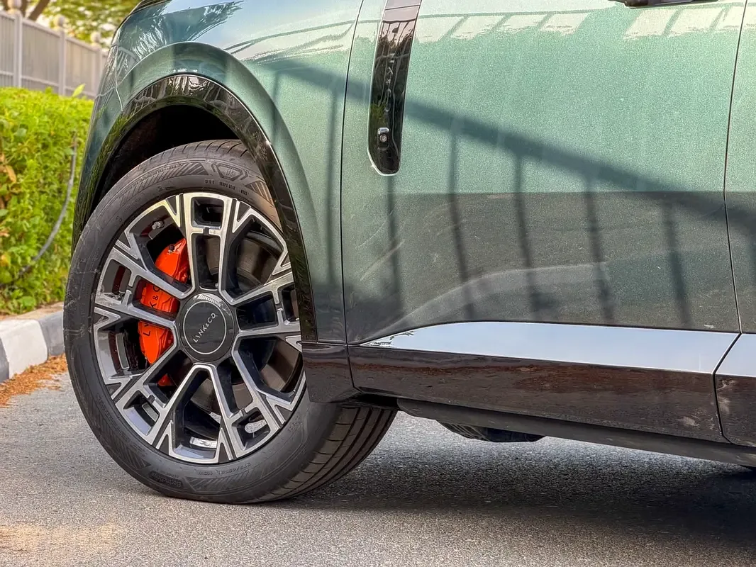 Lynk & Co 900 2.0 AT AWD (734 حصان) - 8
