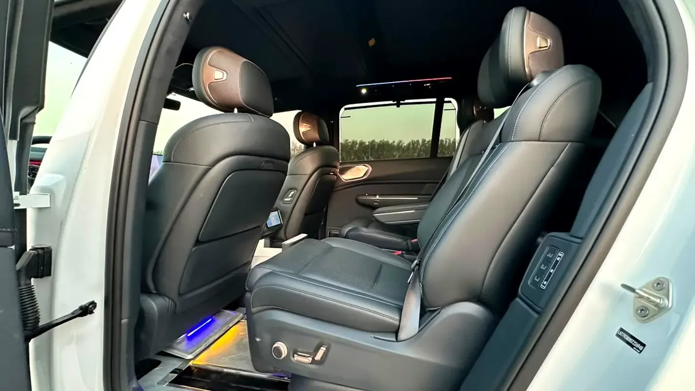 Lynk & Co 900 2.0 AT AWD (734 حصان) - 7