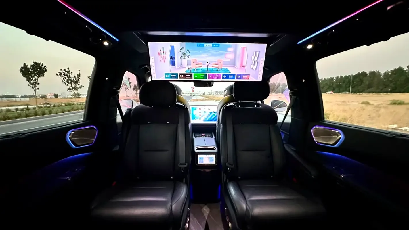 Lynk & Co 900 2.0 AT AWD (734 حصان) - 11