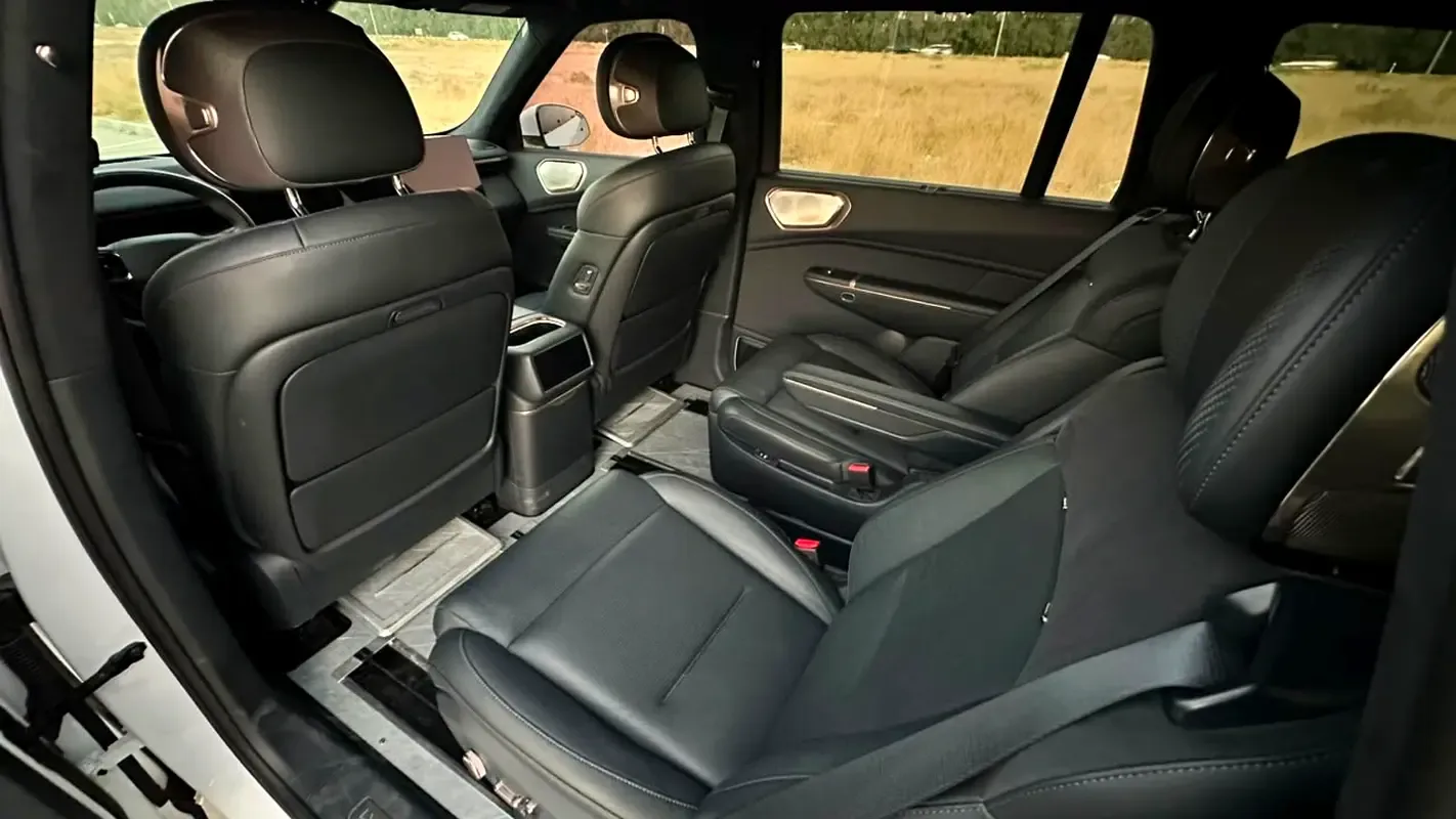 Lynk & Co 900 2.0 AT AWD (734 حصان) - 13