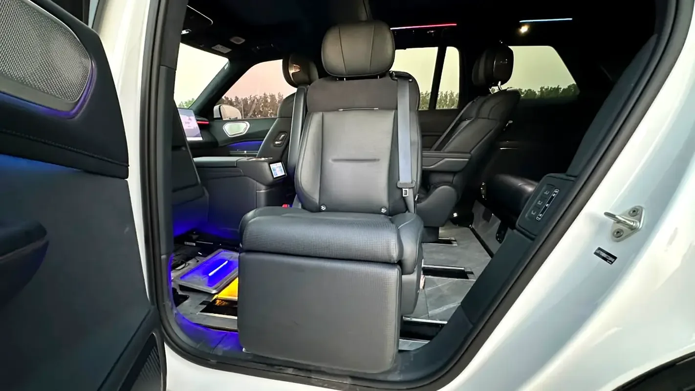 Lynk & Co 900 2.0 AT AWD (734 حصان) - 17