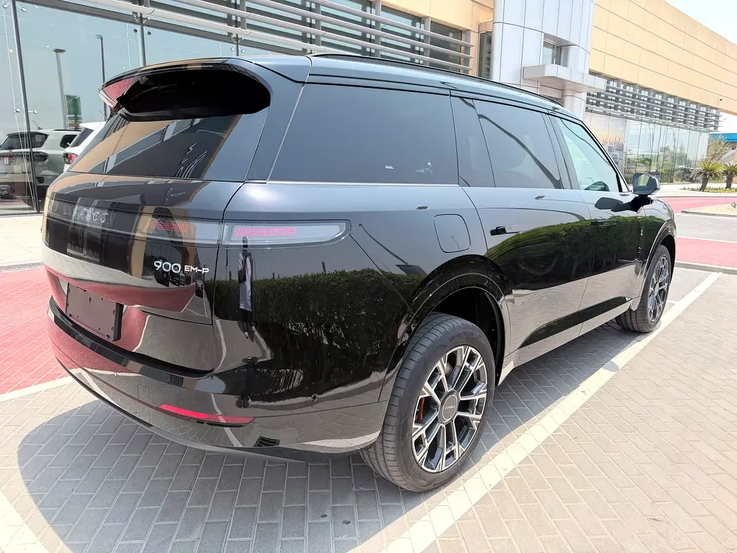 Lynk & Co 900 2.0 AT AWD (734 حصان) - 2