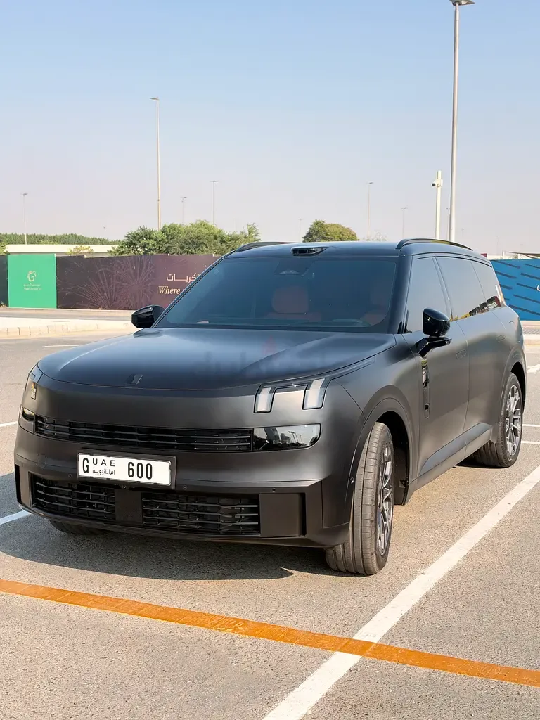 Lynk & Co 900 2.0 AT AWD (734 hp)
