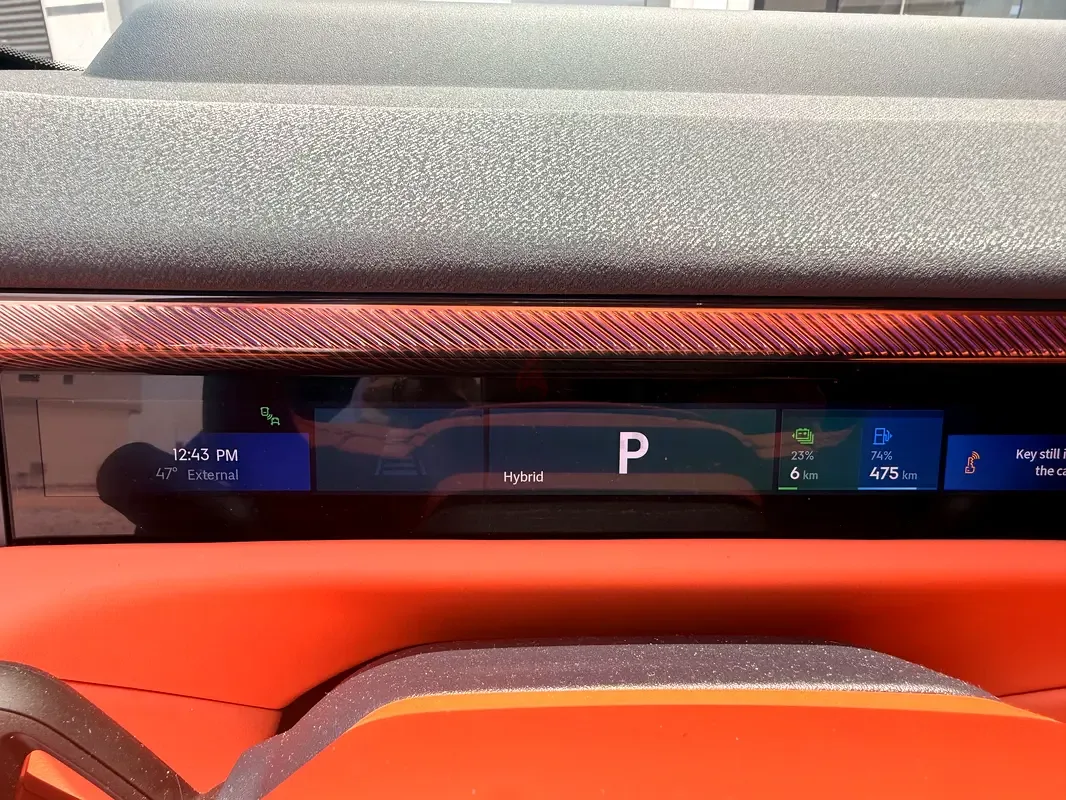 Lynk & Co 900 2.0 AT AWD (734 hp) - 3