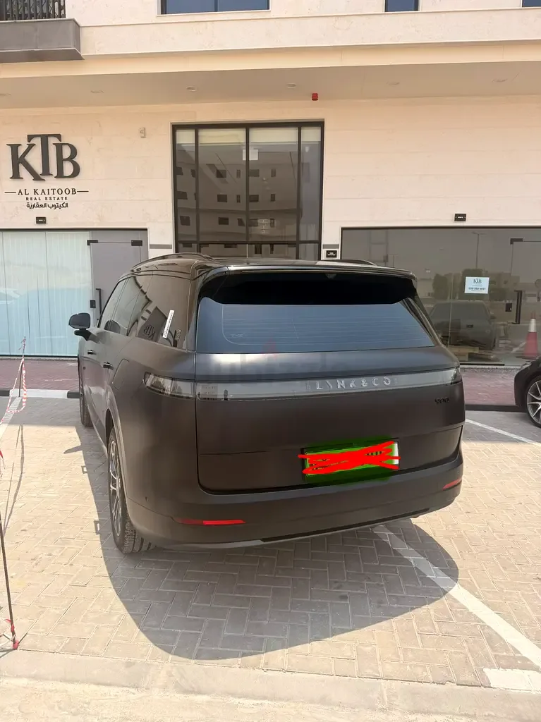 Lynk & Co 900 2.0 AT AWD (734 hp) - 4