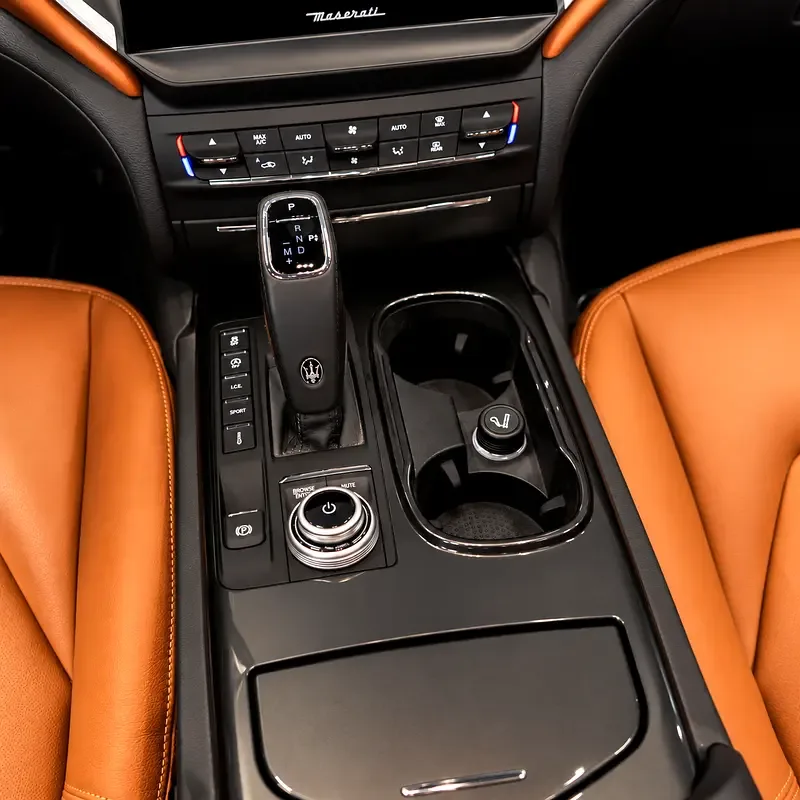 Maserati Ghibli 2.0 AT RWD (330 hp) - 10