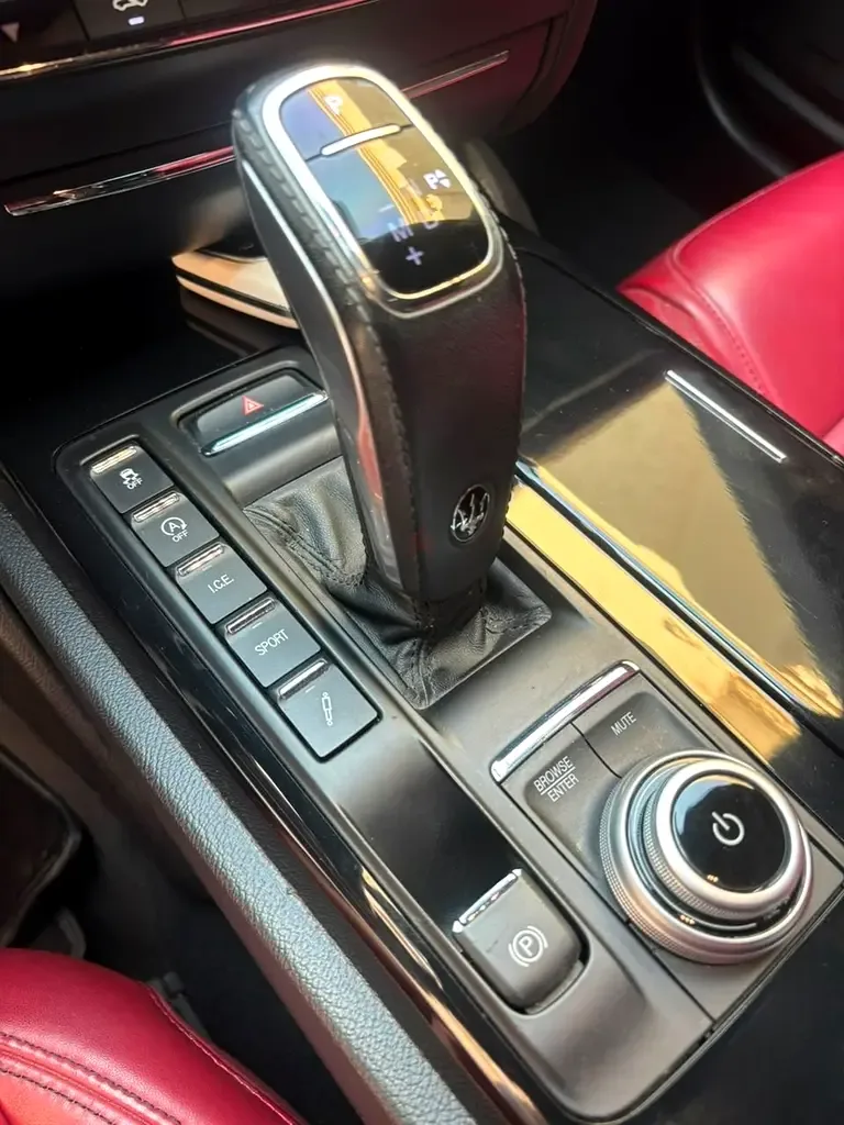 Maserati Ghibli 3.0 AT (350 hp) - 3