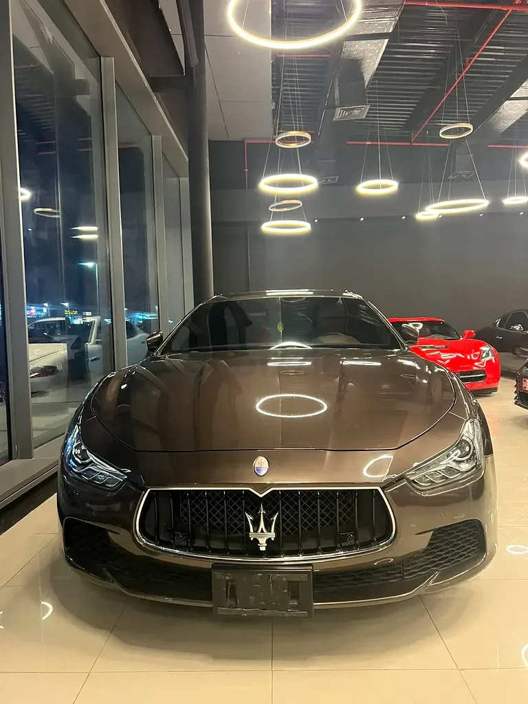 Maserati Ghibli 3.0 AT RWD (350 hp)