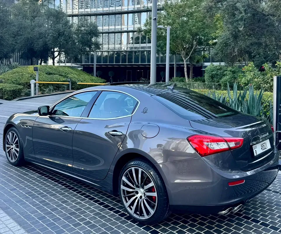 Maserati Ghibli S Q4 3.0 V6 AT (410 حصان) - 3