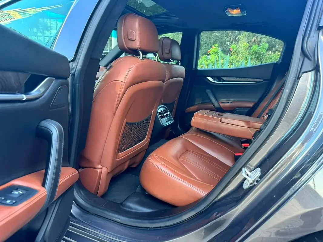 Maserati Ghibli S Q4 3.0 V6 AT (430 hp) - 17