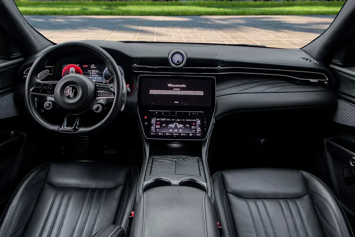 Maserati Grecale 2.0 AT 4WD (300 حصان) - 8