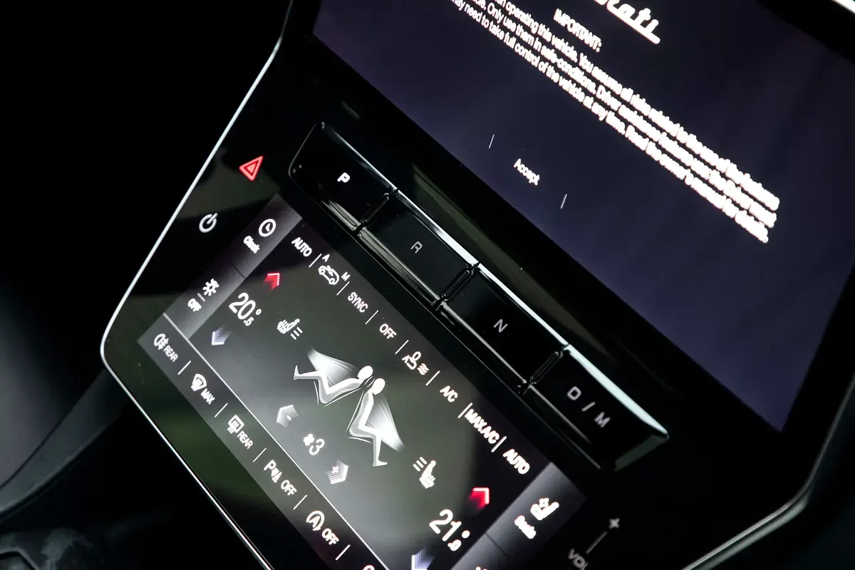 Maserati Grecale 2.0 AT 4WD (300 حصان) - 10