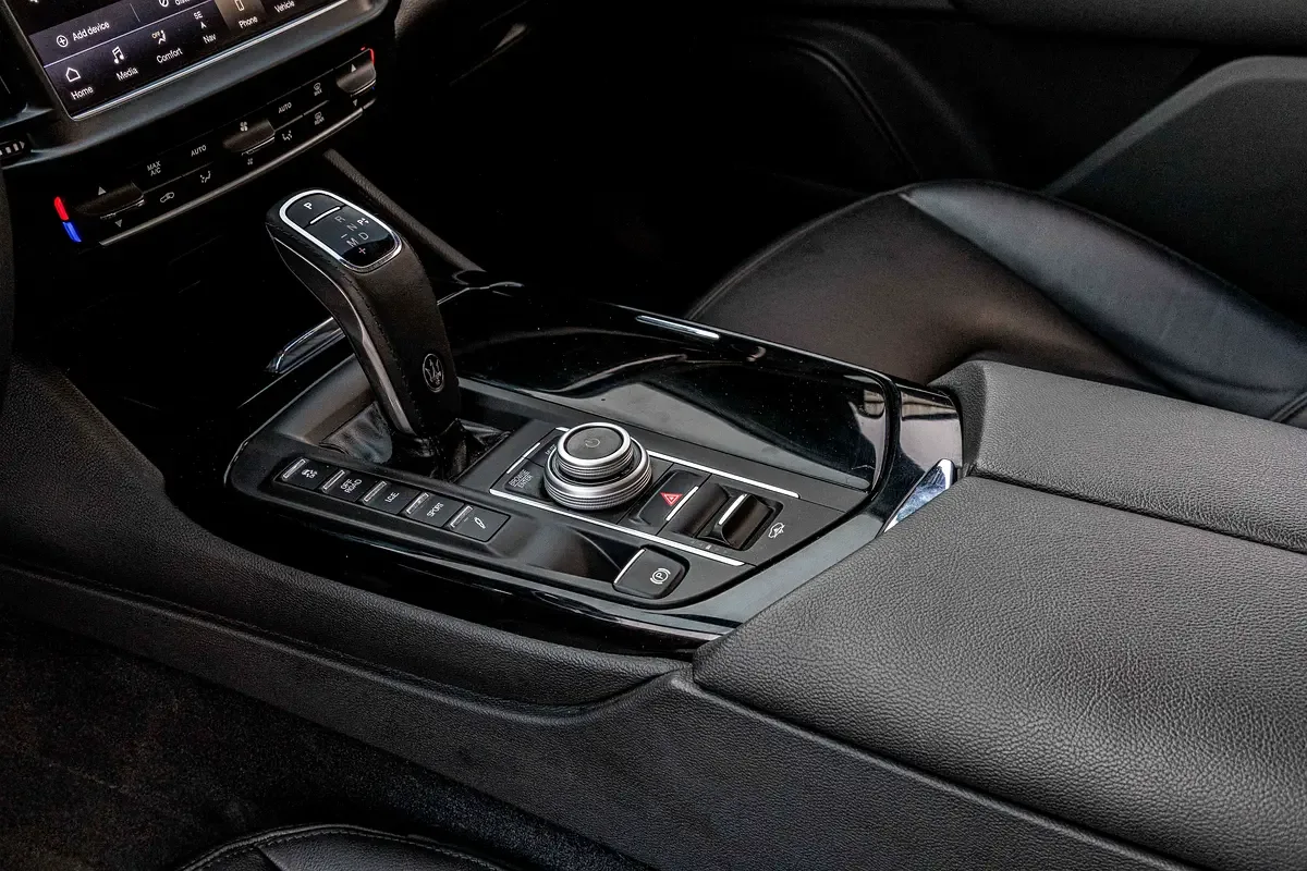 Maserati Levante 2.0 AT 4WD (330 حصان) - 8