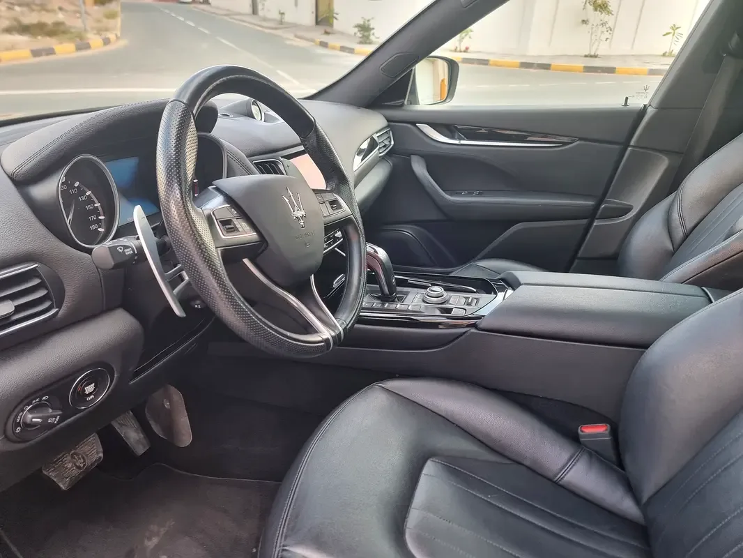 Maserati Levante 3.0 AT 4WD (430 حصان) - 8