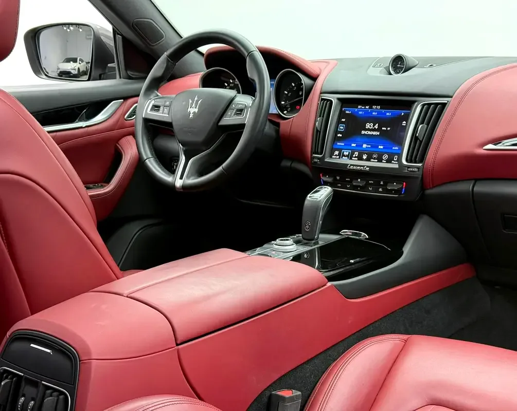 Maserati Levante 3.0 AT AWD (350 hp) - 11