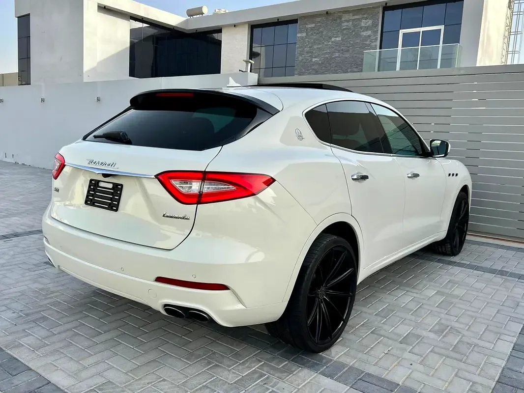 Maserati Levante 3.0 AT AWD (430 hp) - 10