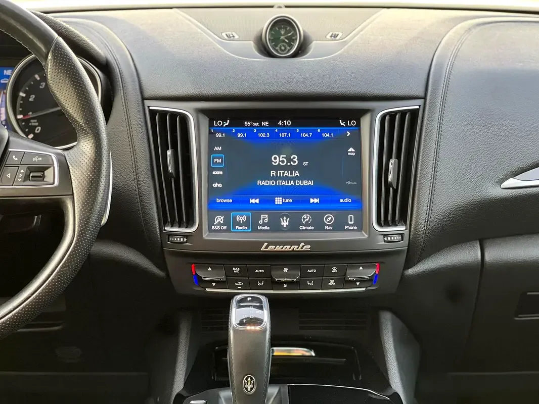 Maserati Levante 3.0 AT AWD (430 hp) - 11