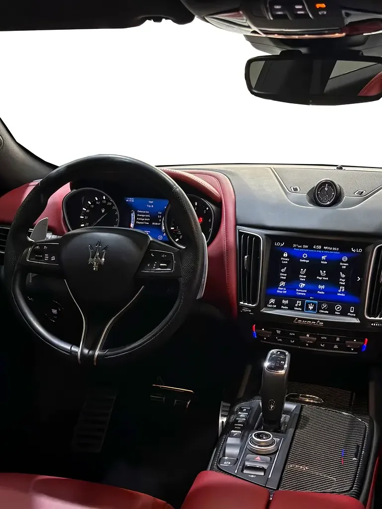 Maserati Levante Trofeo 3.8 V8 AT (590 hp) - 11
