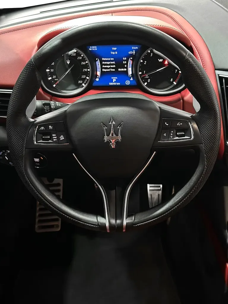 Maserati Levante Trofeo 3.8 V8 AT (590 hp) - 17