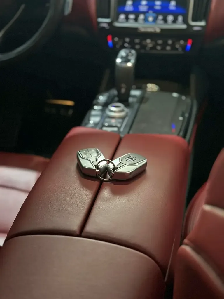 Maserati Levante Trofeo 3.8 V8 AT (590 hp) - 19