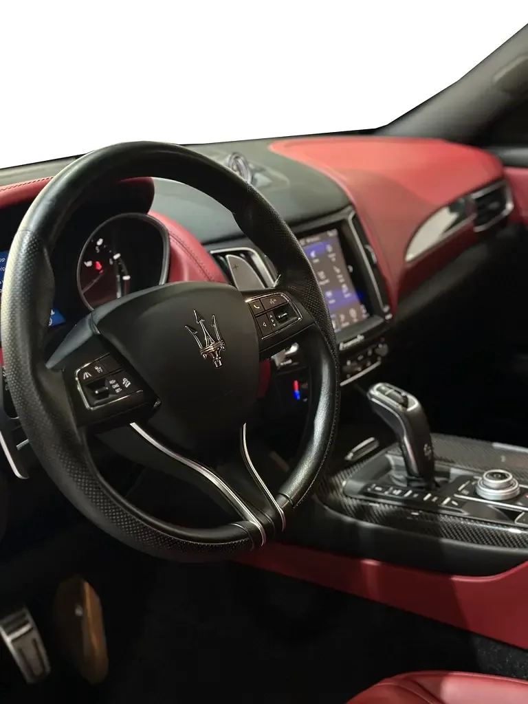 Maserati Levante Trofeo 3.8 V8 AT (590 hp) - 18