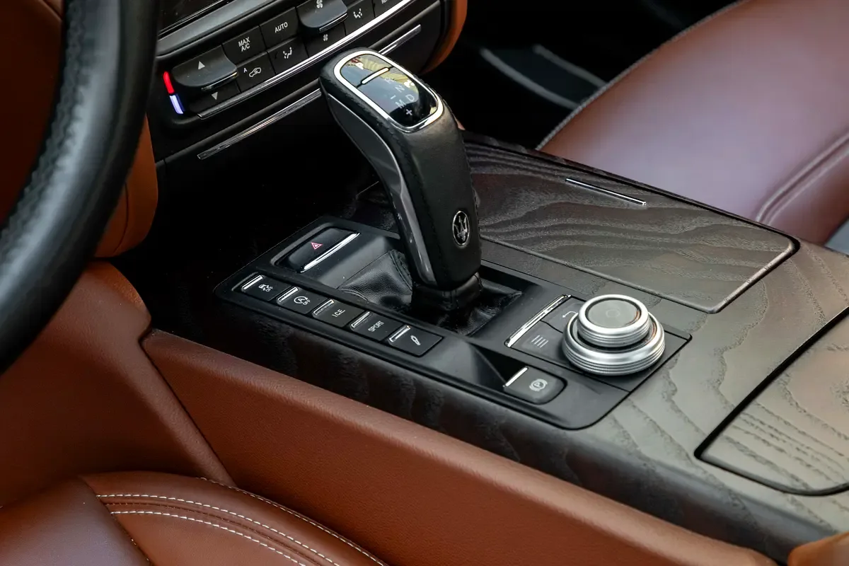 Maserati Quattroporte 3.0 AT (350 hp) - 10