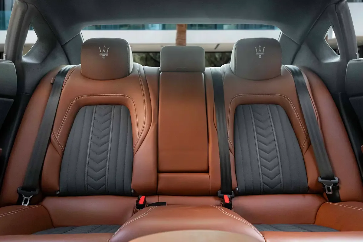 Maserati Quattroporte 3.0 AT (350 hp) - 12