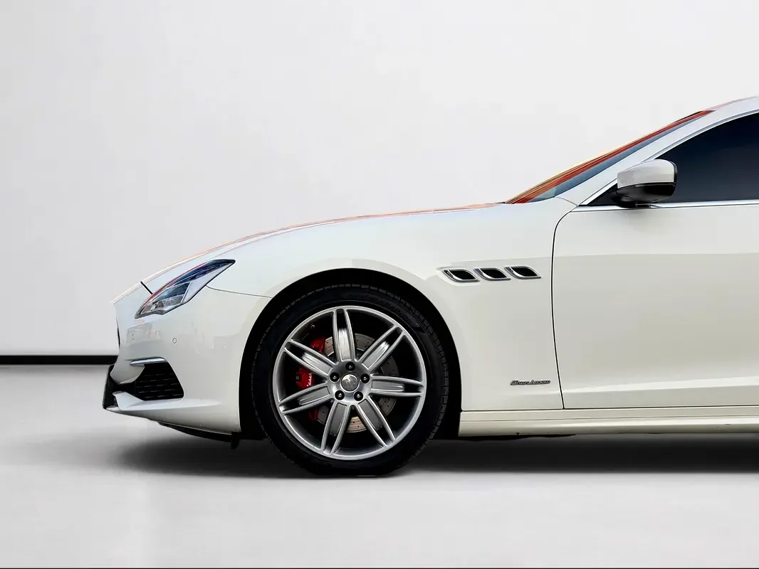 Maserati Quattroporte 3.0 AT (430 حصان) - 9