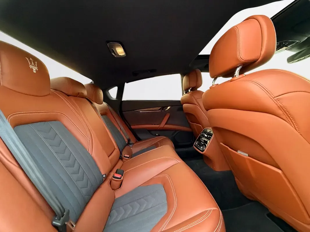Maserati Quattroporte 3.0 AT (430 حصان) - 17