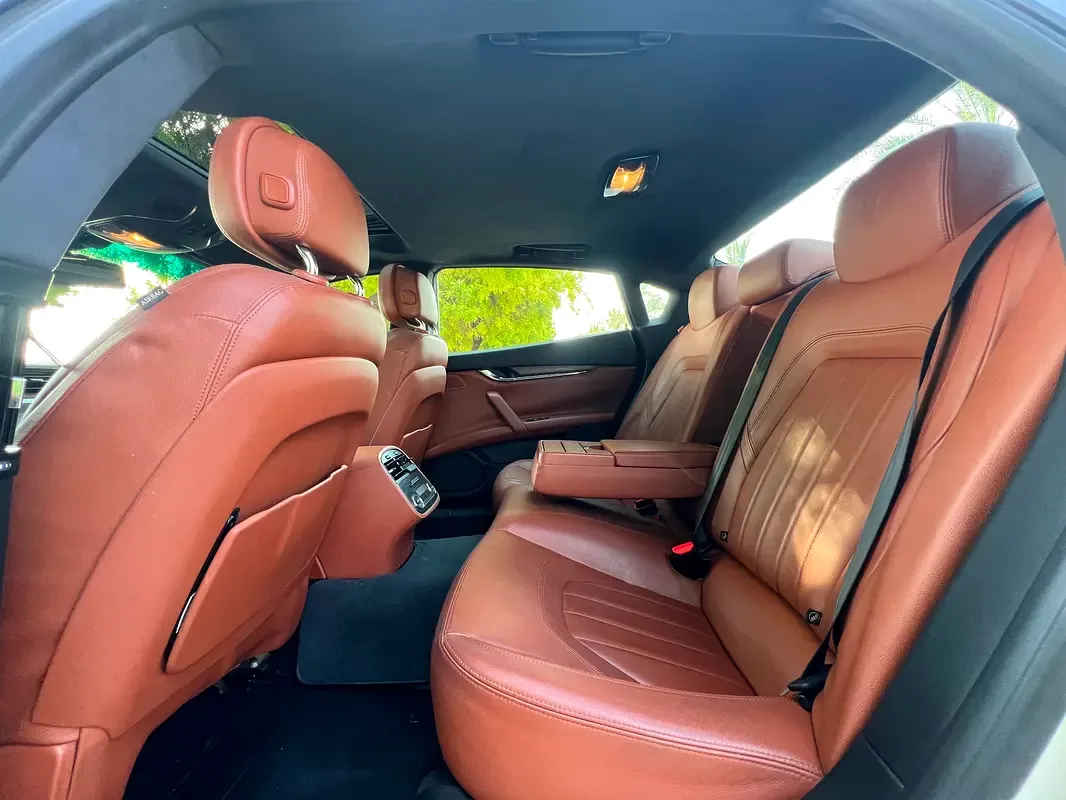 Maserati Quattroporte 3.0 AT RWD (410 hp) - 17