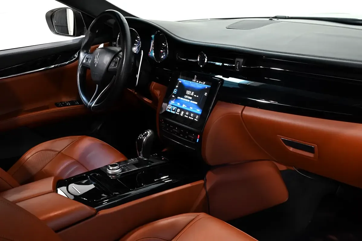 Maserati Quattroporte GTS 3.8 AT (530 حصان) - 16