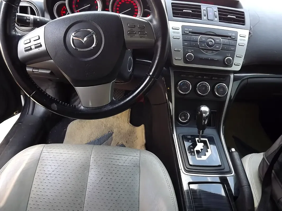 Mazda 6 3.7 AT (273 حصان) - 3