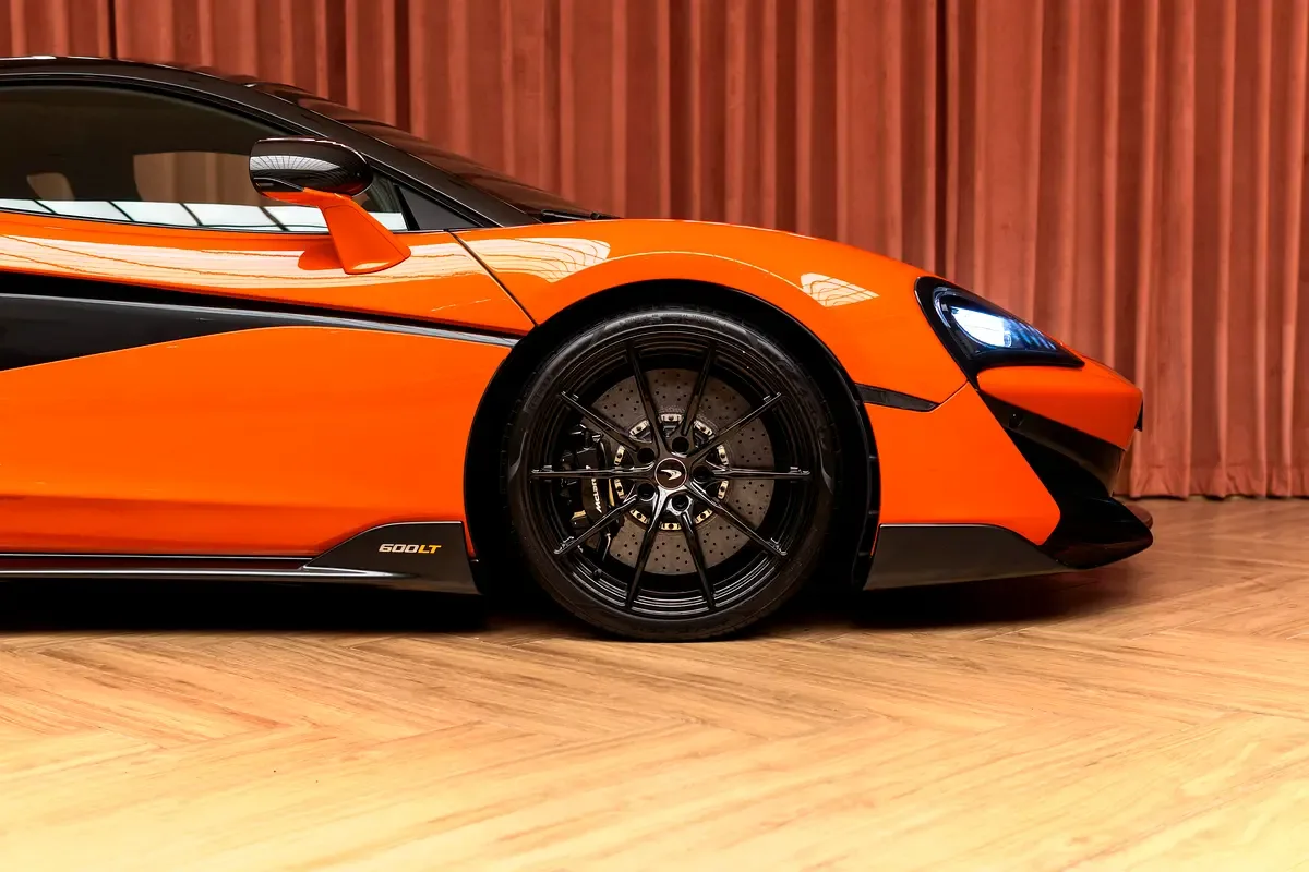 McLaren 600LT 3.8 AMT RWD (600 حصان) - 7