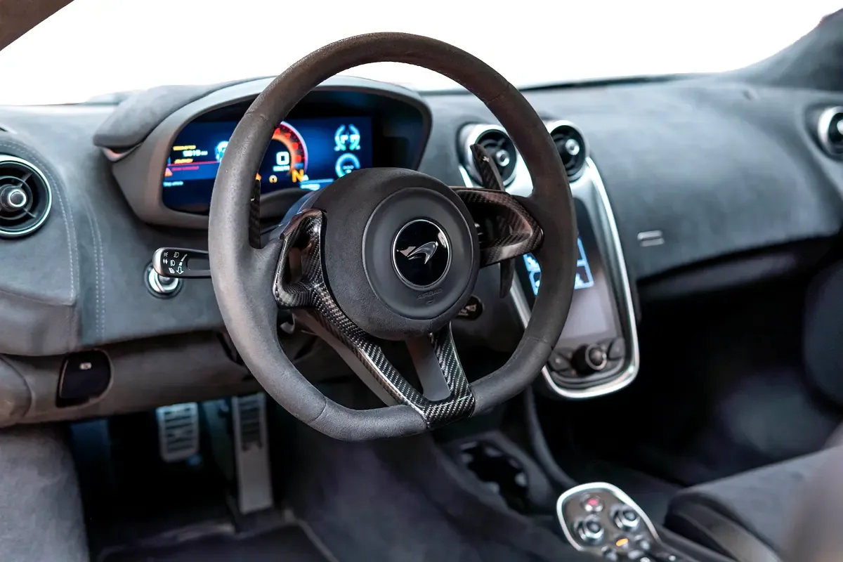 McLaren 600LT 3.8 AMT RWD (600 حصان) - 18