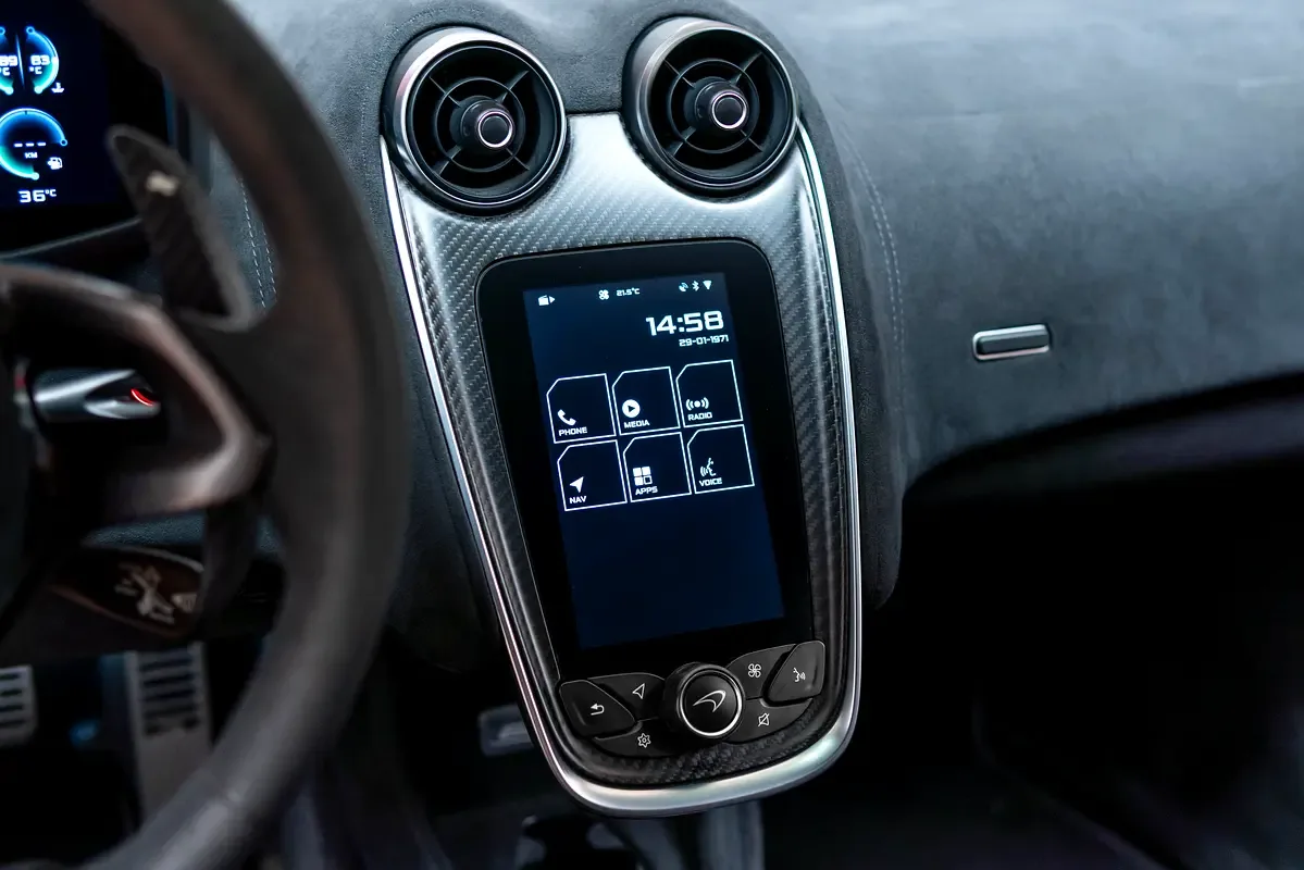 McLaren 600LT 3.8 AMT RWD (600 حصان) - 17