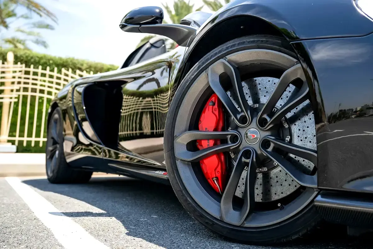 McLaren 650S 1330cc / 81.1 cu-in CC - 3