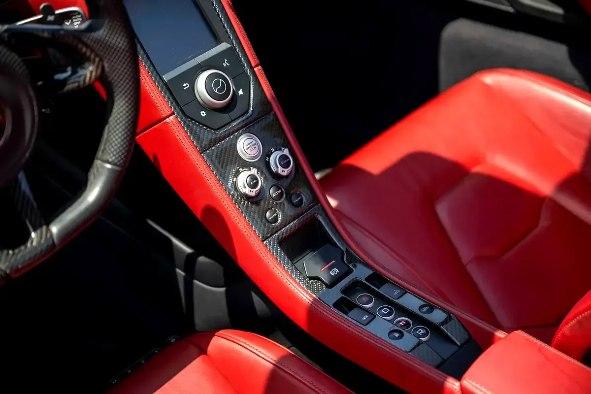 McLaren 650S 1330cc / 81.1 cu-in CC - 17