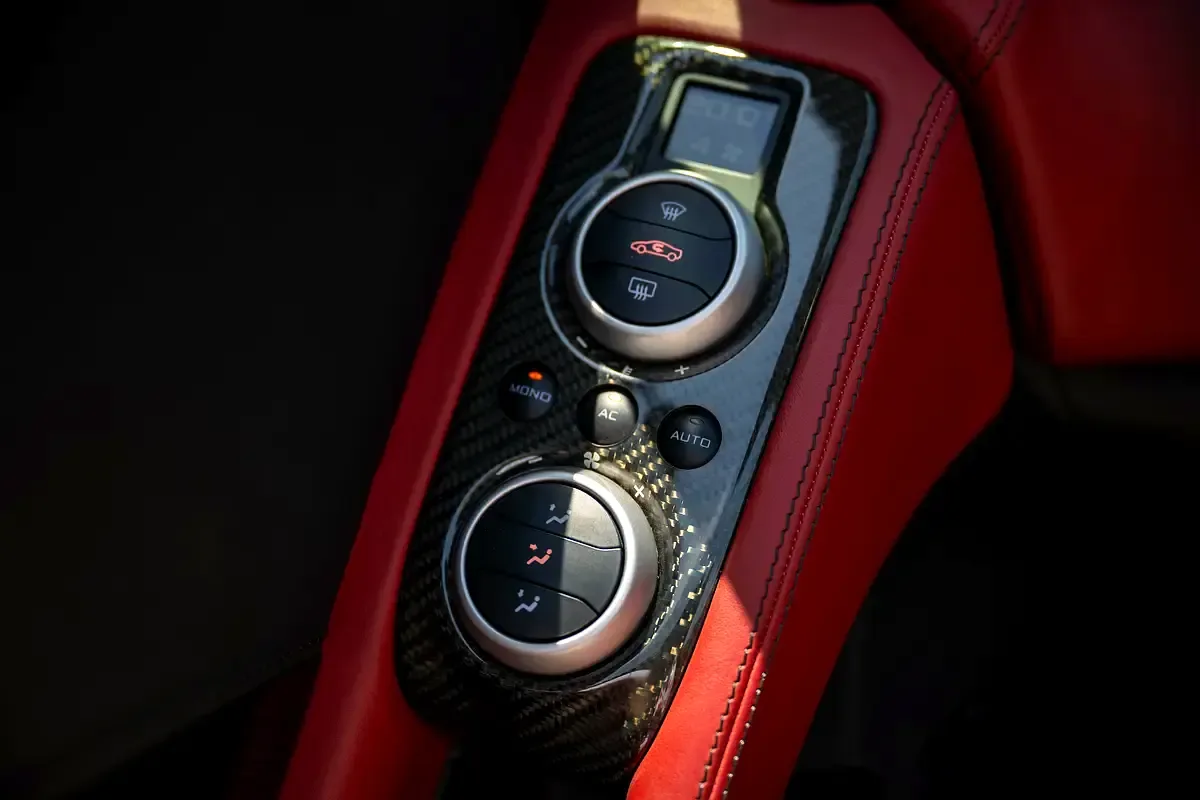 McLaren 650S 1330cc / 81.1 cu-in CC - 15