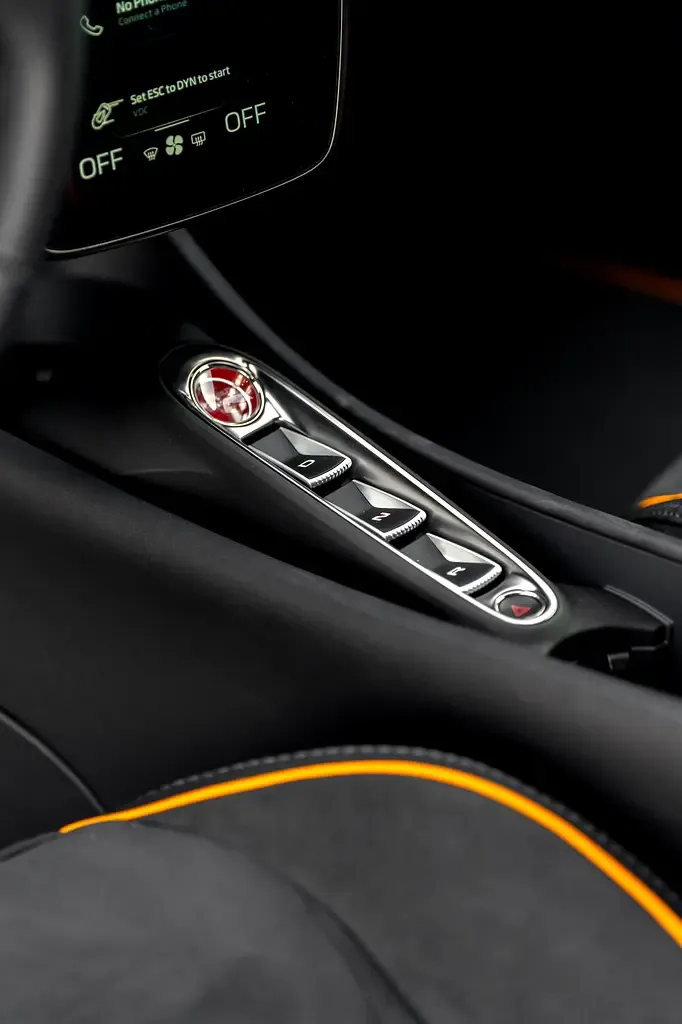 McLaren Artura 3.0 AMT (680 hp) - 11