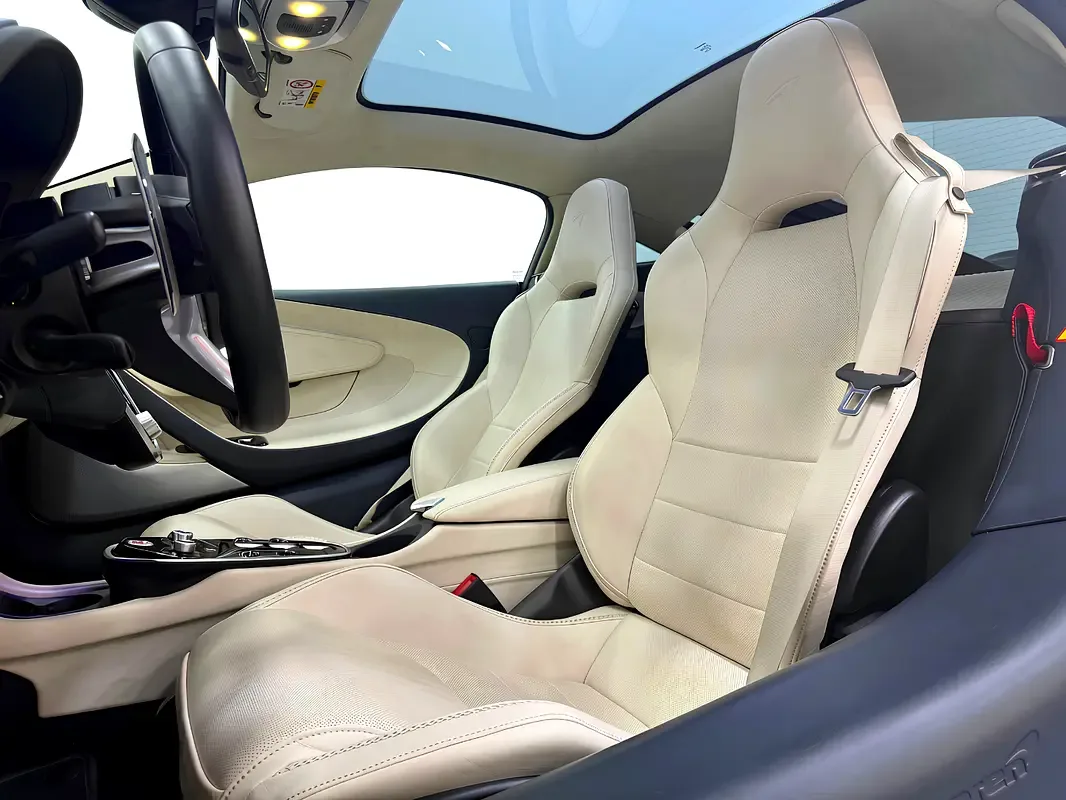 McLaren GT 4.0 AMT RWD (620 حصان) - 11